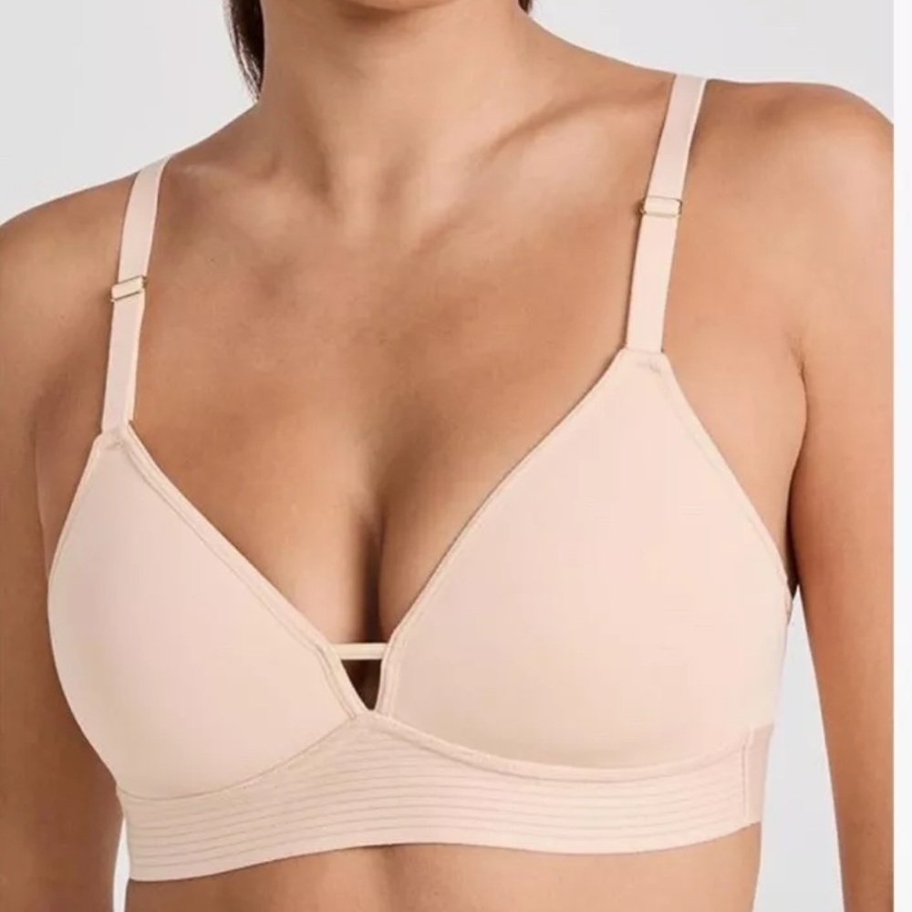 Lively Wireless Beige Bra Adjustable Lined Lace Cups Bralette Size Small